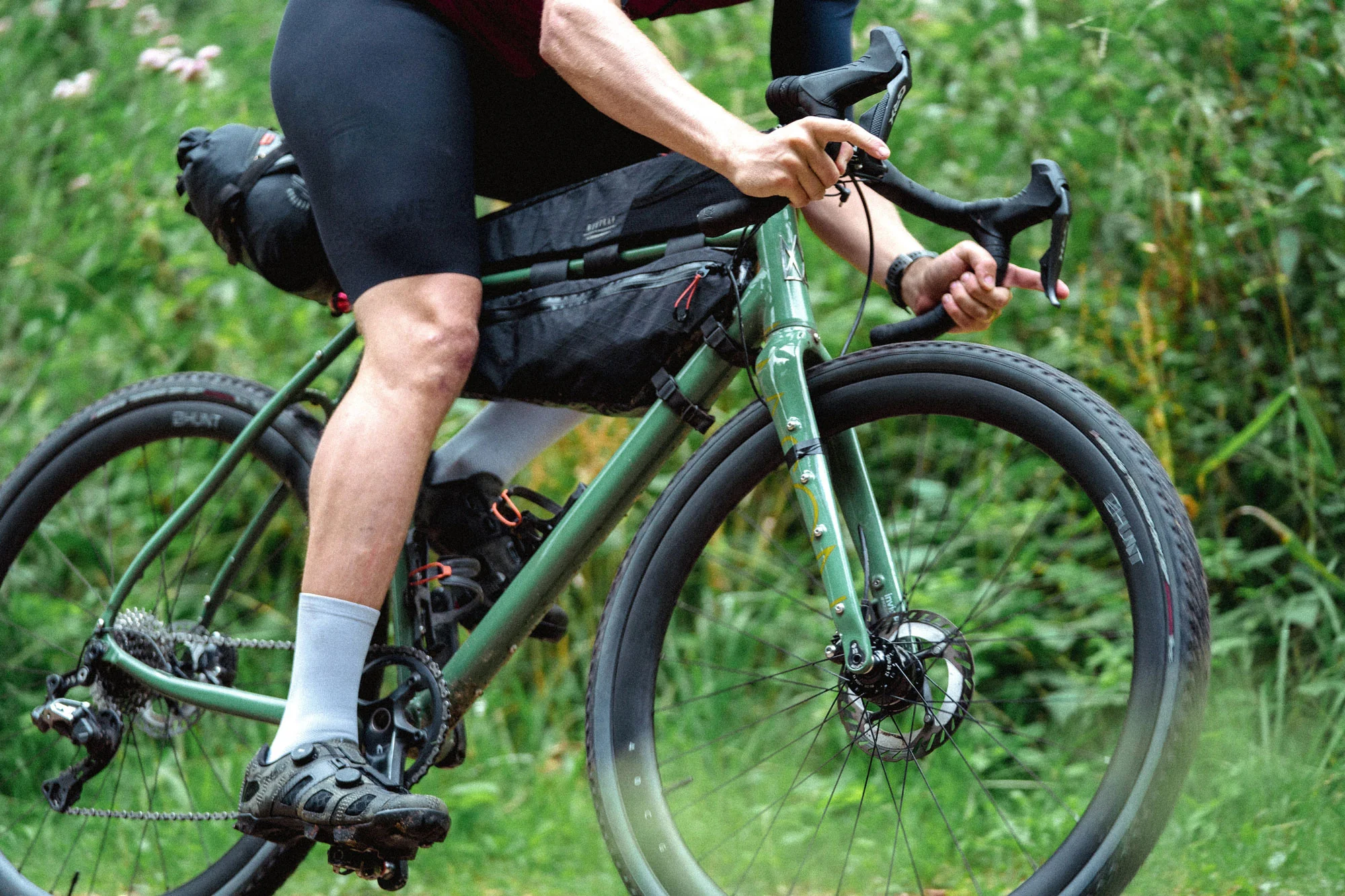 HUNT 40 Carbon Gravel Dynamo Wheelset | IC400 - Image 3