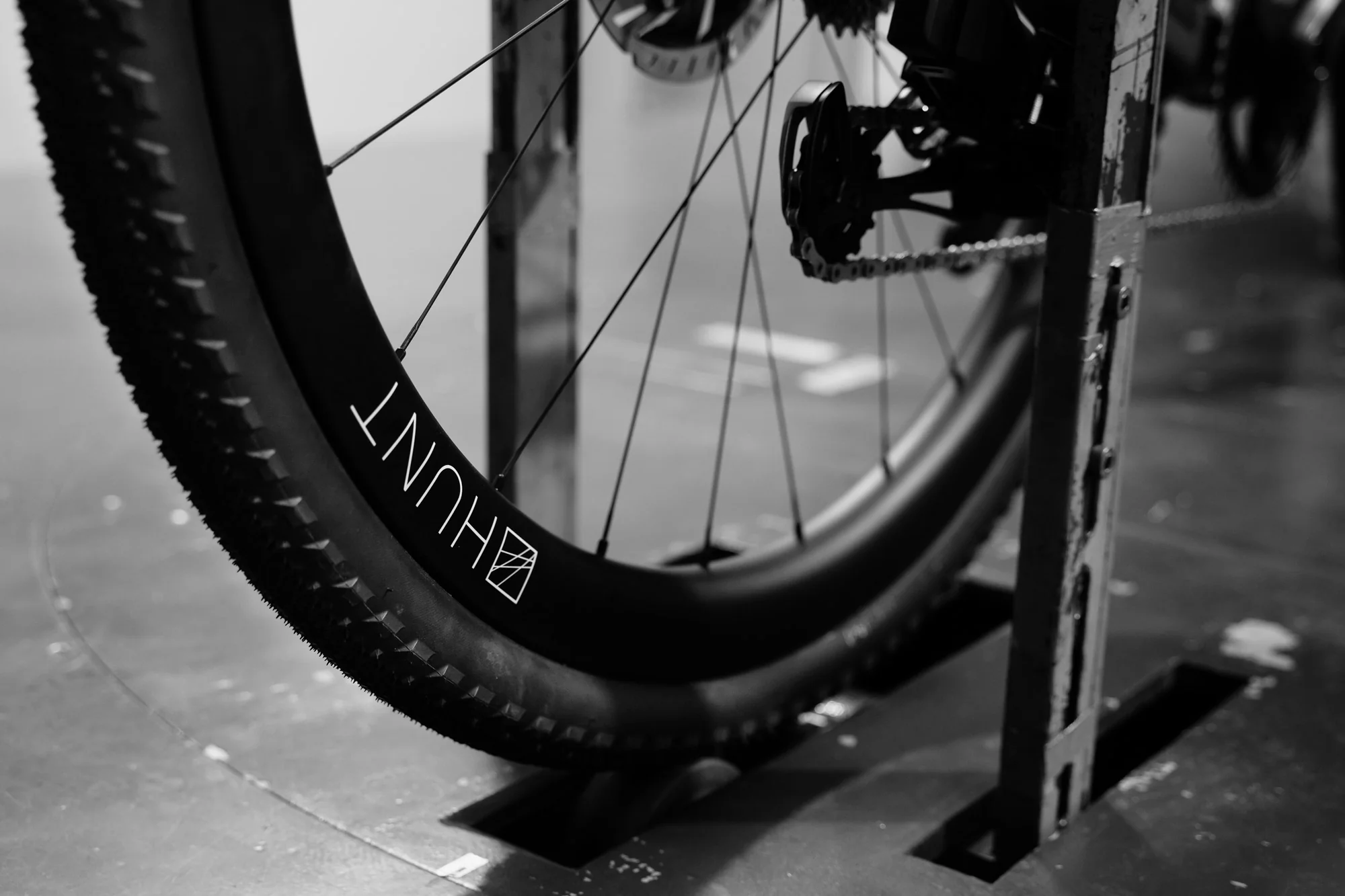 HUNT 42 Limitless Gravel Aero Single Wheel - Image 4