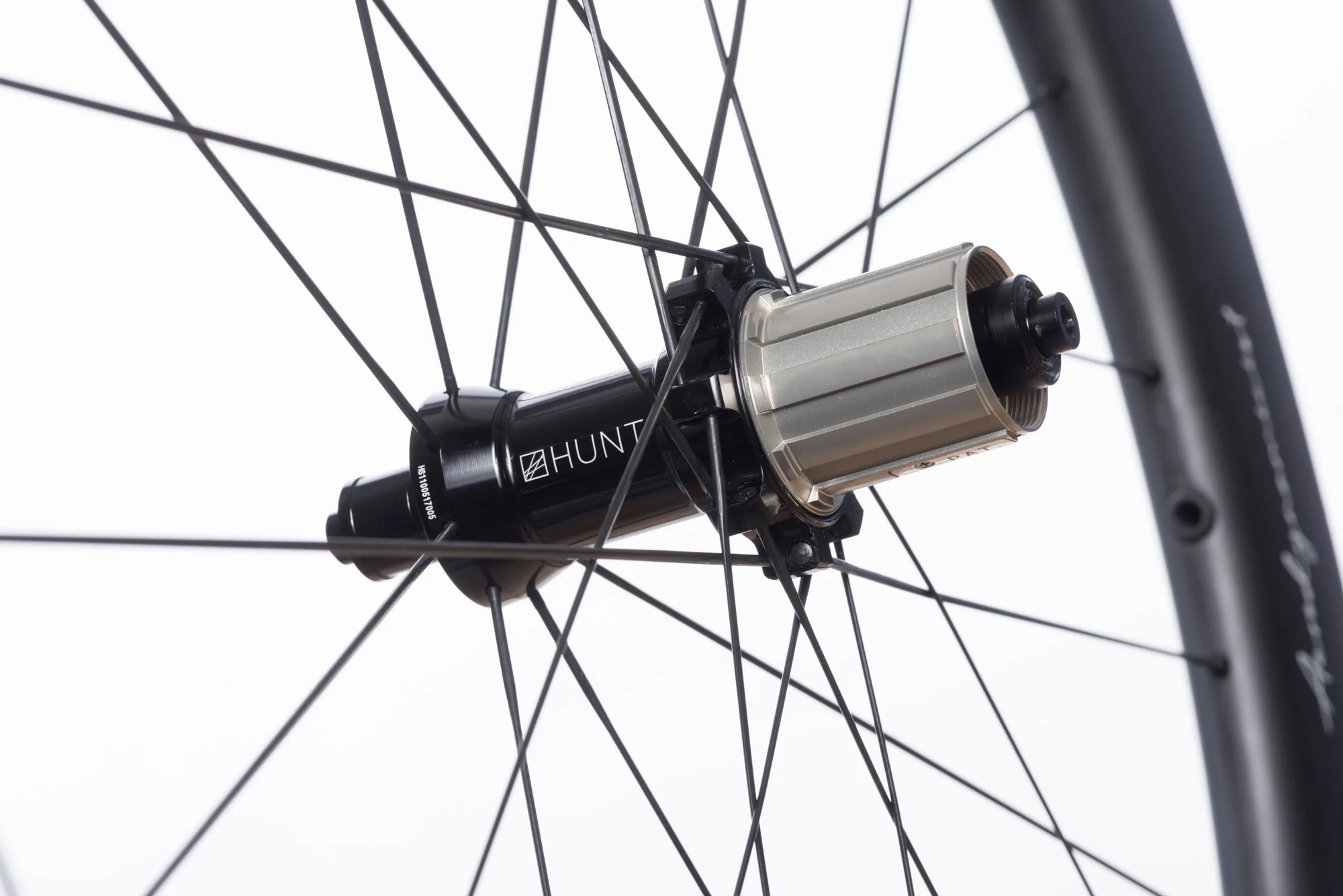 HUNT 62 Carbon Aerodynamicist Wheelset - Image 5