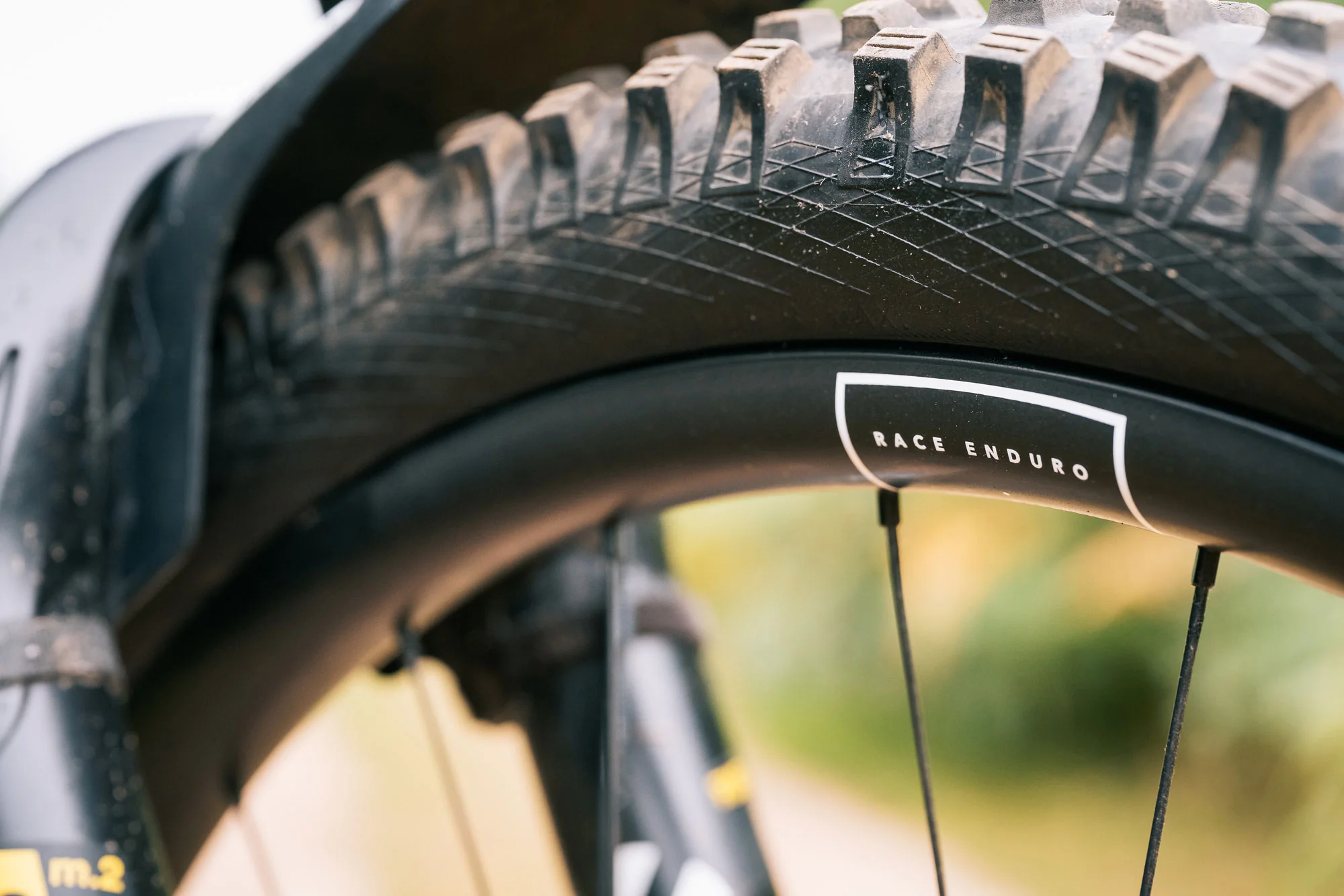 HUNT Proven Carbon Race Enduro MTB 29 Single Wheel - Image 8