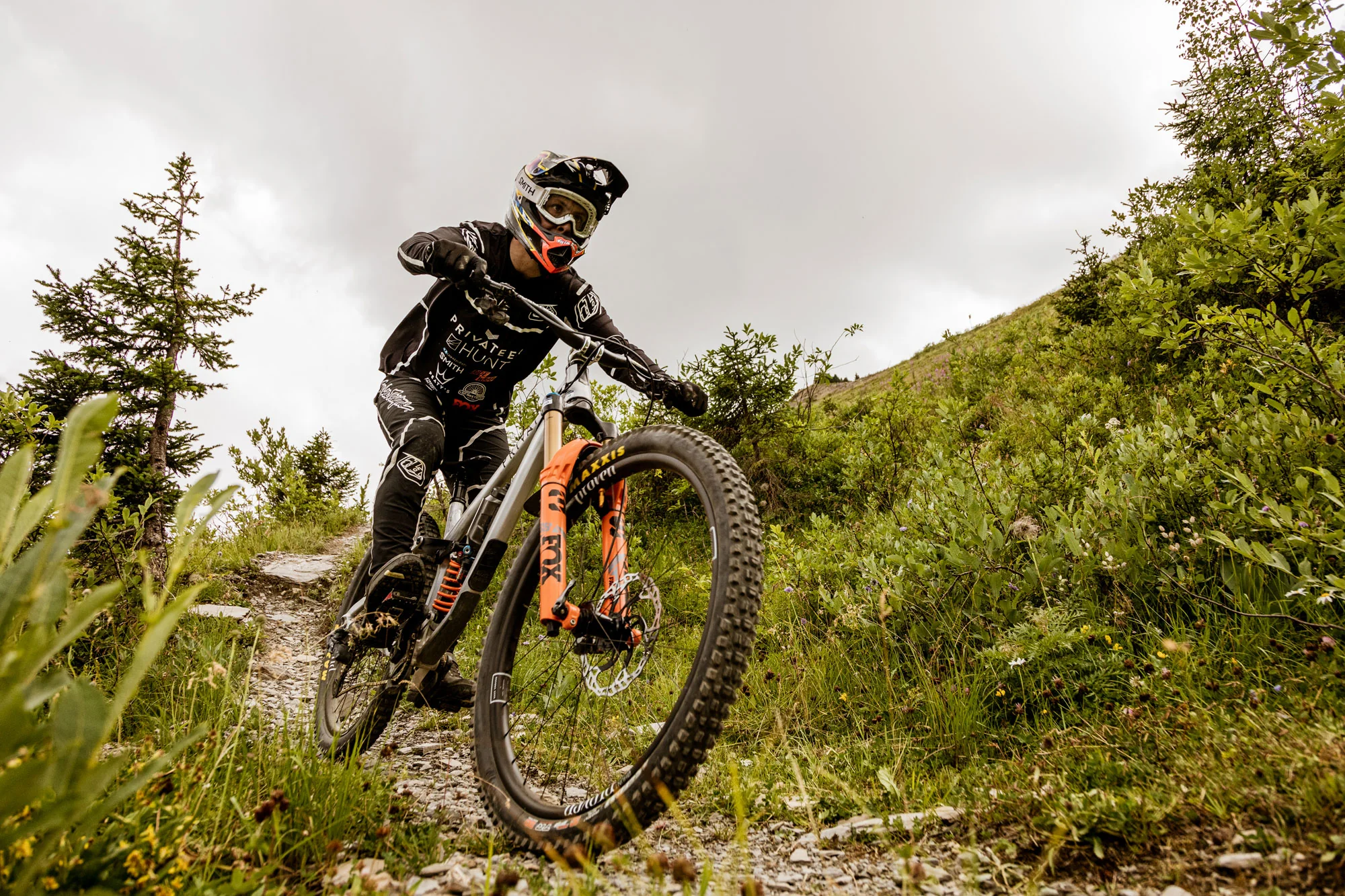 HUNT Proven Carbon Race Enduro MTB Mullet Wheelset - Image 3
