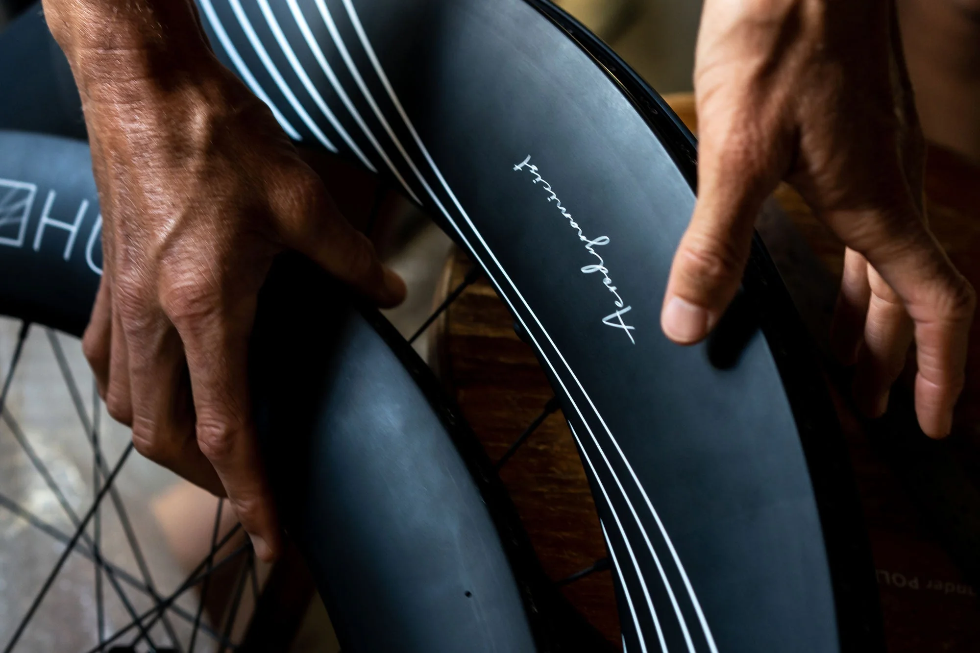 RE:NEW HUNT 8387 Aerodynamicist Carbon Disc Wheelset - Image 10