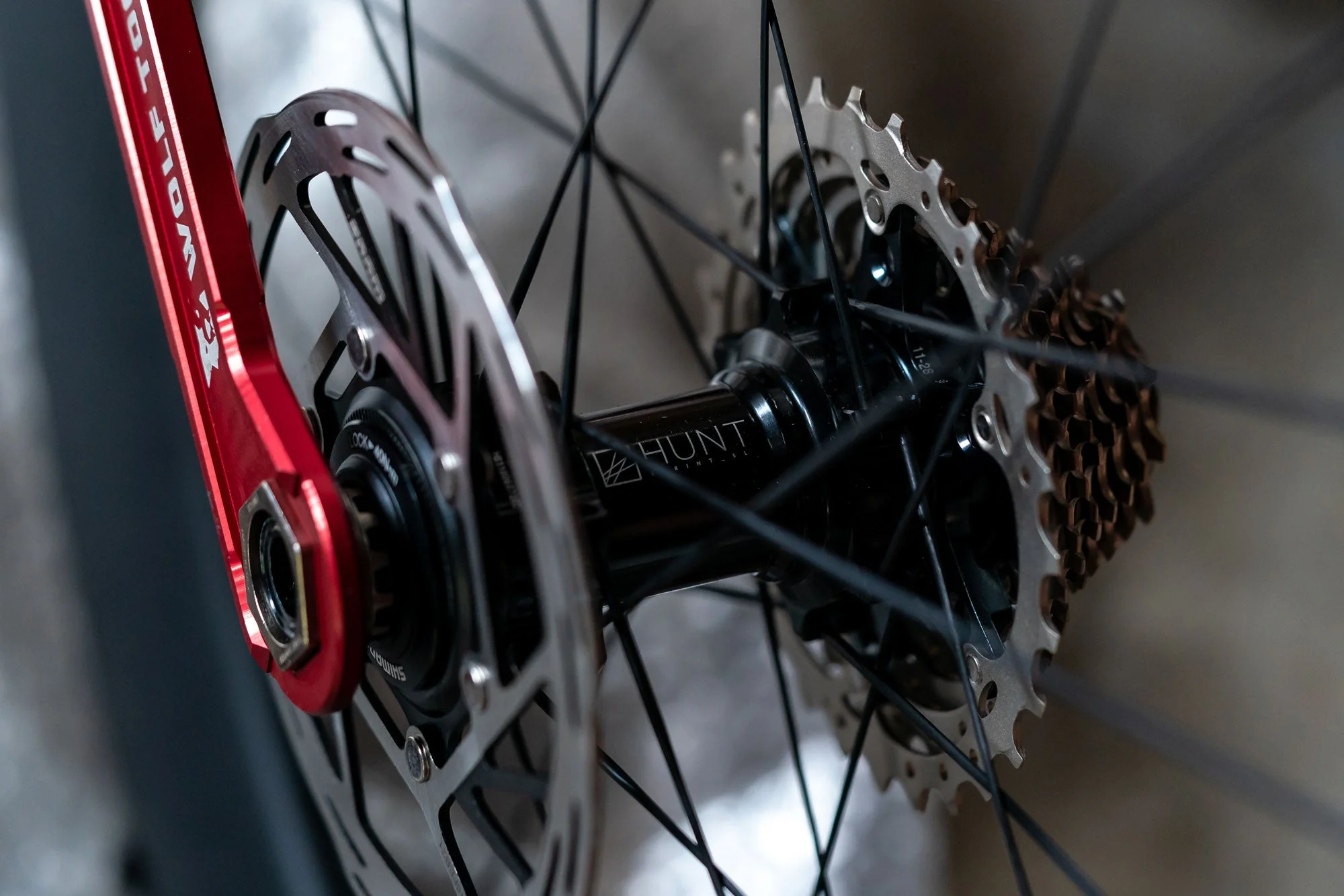 RE:NEW HUNT 8387 Aerodynamicist Carbon Disc Wheelset - Image 7