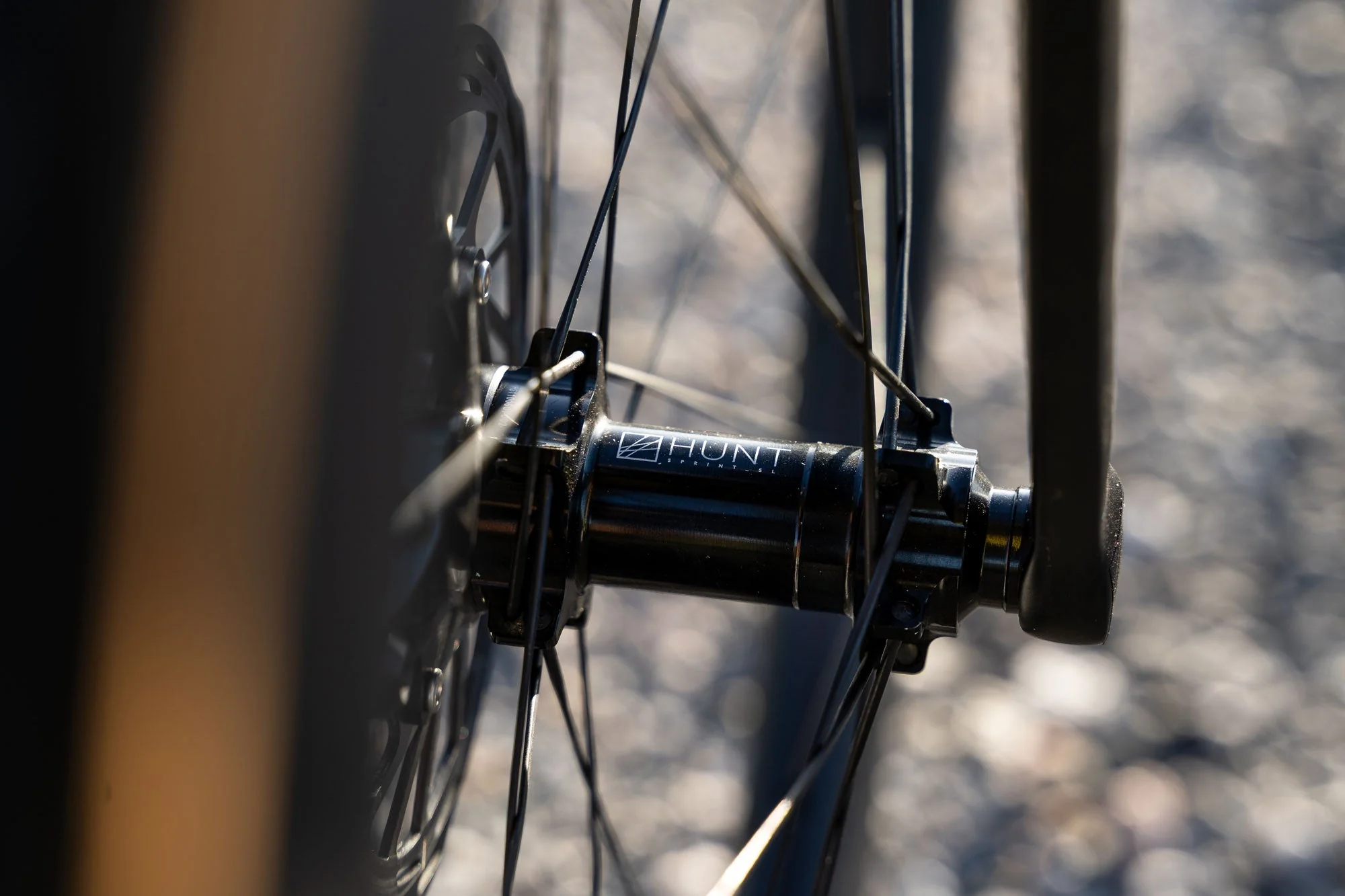 RE:NEW HUNT 8387 Aerodynamicist Carbon Disc Wheelset - Image 8