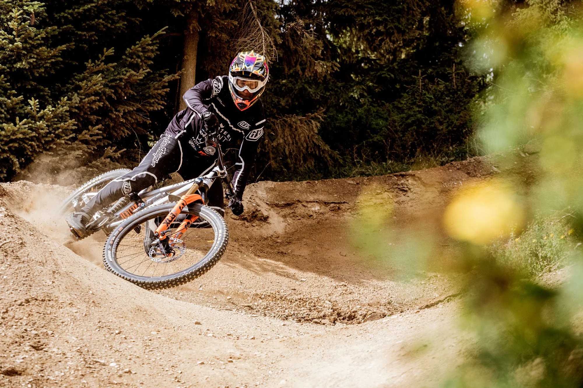 RE:NEW HUNT Proven Carbon Race Enduro 27.5 Wheelset - Image 4