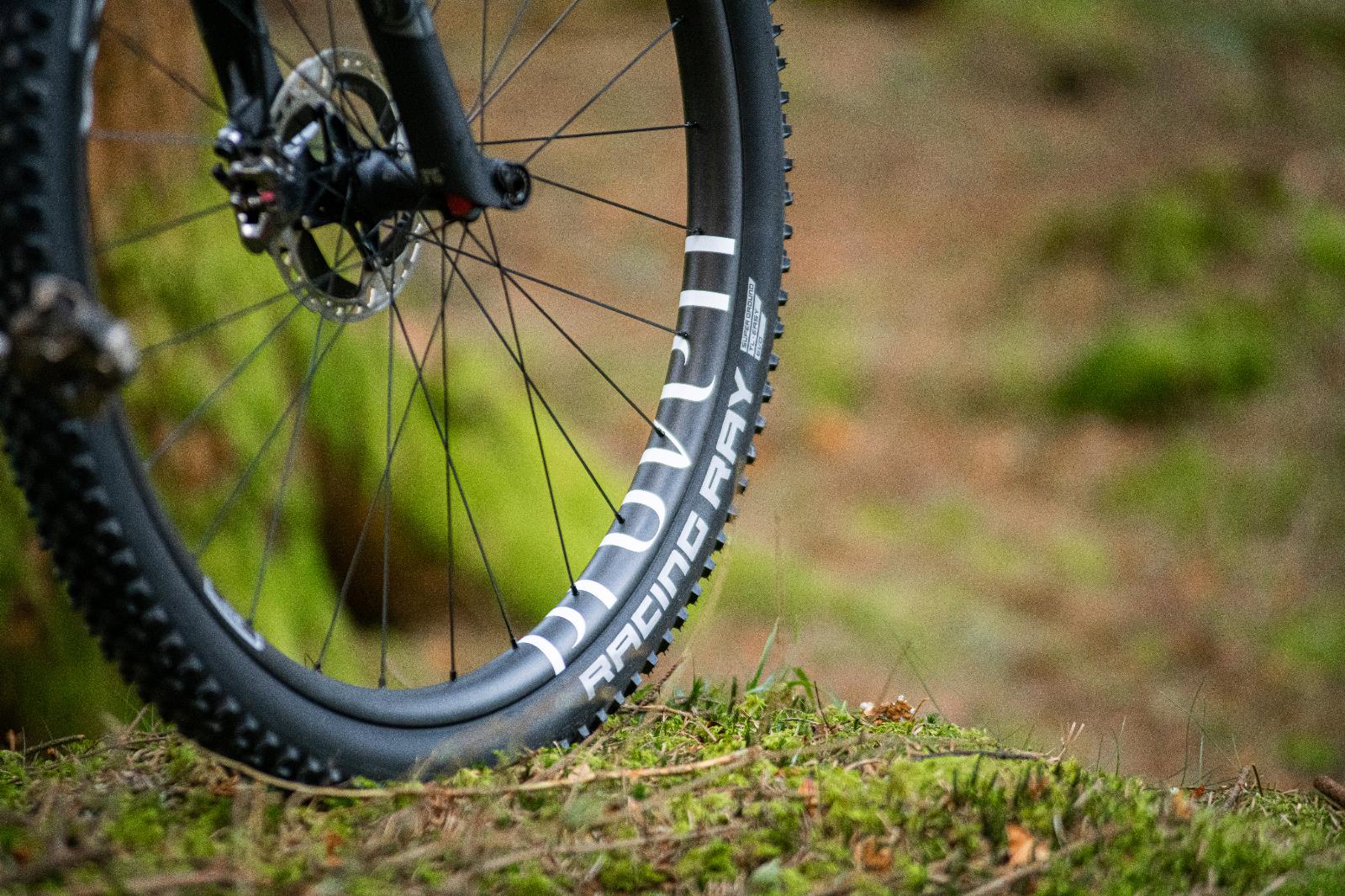 RE:NEW HUNT Proven Carbon Race XC 29 Wheelset - Image 5