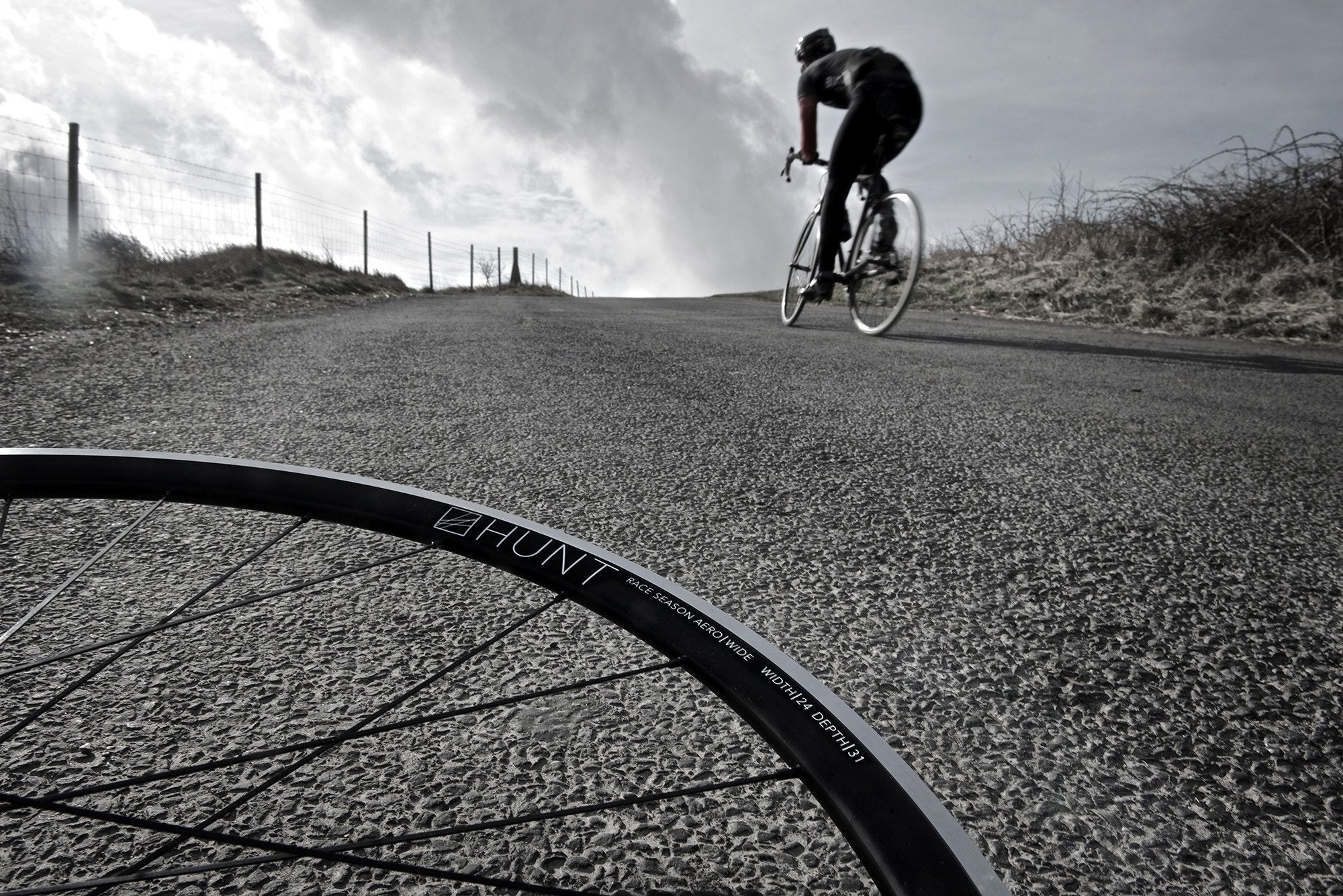 RE:NEW HUNT Race Aero Wide Wheelset - Image 13